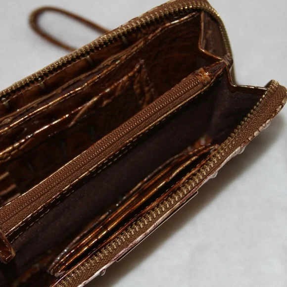 NWT BRAHMIN Corie Wristlet Wallet Leather Croc Melbourne